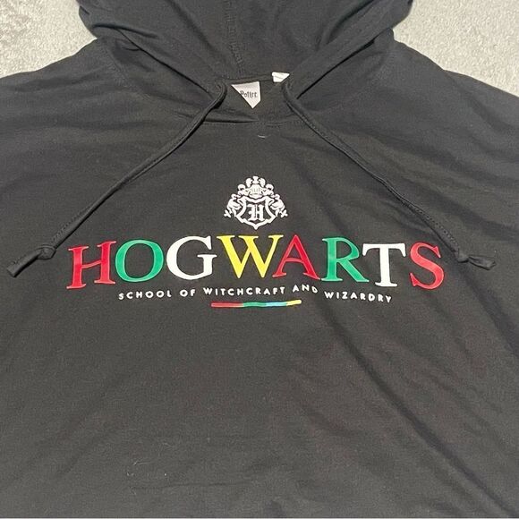 Harry Potter Hogwarts Cropped Hoodie Size Small Loose Fit Black EUC - Picture 2 of 5